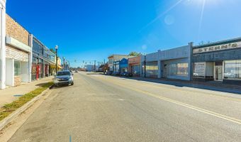 24 E Main St, Andrews, SC 29510