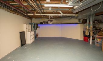 9 Katelan Ct, Cranston, RI 02921