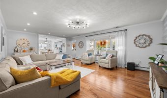 160 Grand Central Ave, Amityville, NY 11701