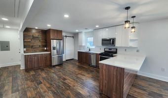 105 Summit Ave, Belford, NJ 07718