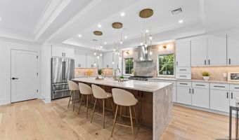 35 Stone Fence Rd, Allendale, NJ 07436