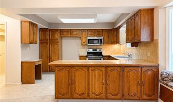 8 Weston Ln, Bella Vista, AR 72715