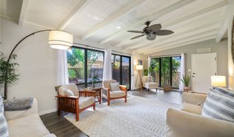 823 Kalalea St, Honolulu, HI 96825