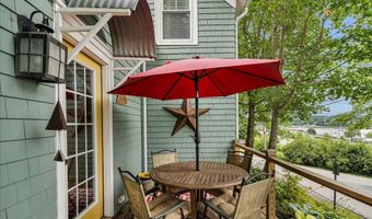 23 Commercial St, Belfast, ME 04915
