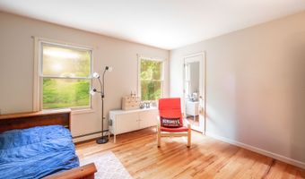17 Hoyt Rd, Bethel, CT 06801