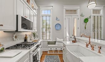 14 Assembly Row B, Beaufort, SC 29906