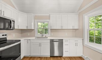 33 Brookline St, Abington, MA 02351