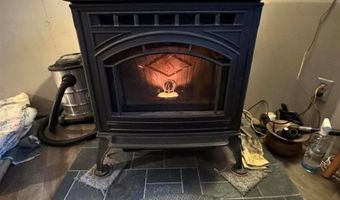 7 Howard Siding Ln, Abbot, ME 04406