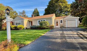 35 Greenfield Rd, Cumberland, RI 02864