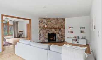 28 E Ridge Ct, Cheshire, CT 06410