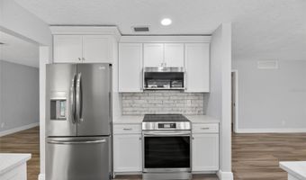 6305 COTTONWOOD Ln, Apollo Beach, FL 33572