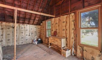 4705 Prairieburg Rd, Anamosa, IA 52205