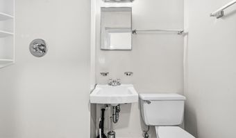 5013 AMERICANA Dr, Annandale, VA 22003