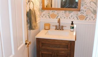 185 N Bissell Rd, Aurora, OH 44202