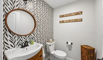14 Cedrus Ct, Branford, CT 06405
