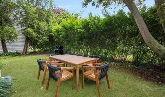 24 Barney St, Newport, RI 02840