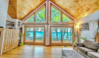 19 Glenview Ln, Belfast, ME 04915