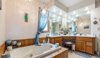609 4th Ave NW, Altoona, IA 50009