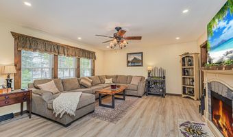 216 Main St, Middletown, NJ 07748