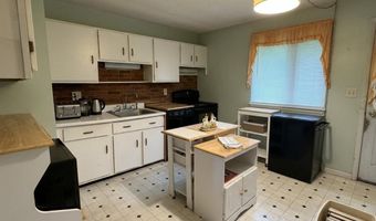 7 Meadow Wood Dr, Barre, VT 05654