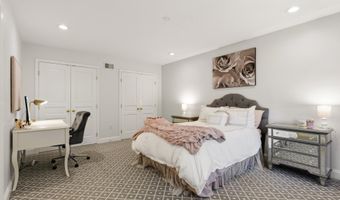 7009 LOCH LOMOND Dr, Bethesda, MD 20817