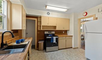 344 S 3RD St, Athena, OR 97813