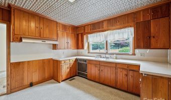 33 Lake St, Badin, NC 28009