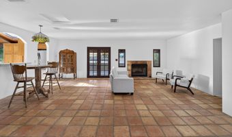 33201 Barber Rd, Agua Dulce, CA 91390