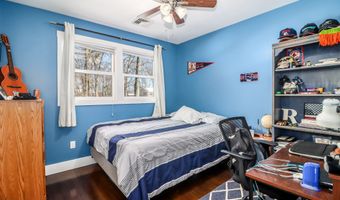 8 Marilyn Rd, Brookfield, CT 06804