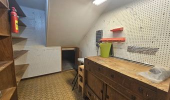 1507 Squire Ln, Aberdeen, SD 57401