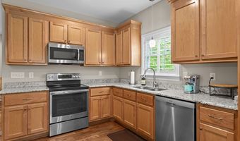 427 Valley View Dr, Aylett, VA 23009