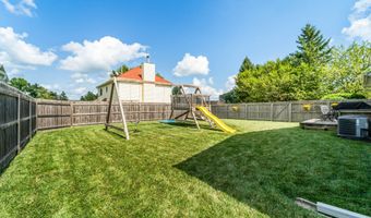 2401 White Oak Dr, Ames, IA 50014