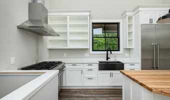 6172 Hellner Rd, Ann Arbor, MI 48105