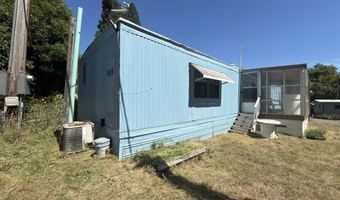 97883 Court St 31, Brookings, OR 97415