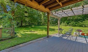 191 Stanavage Rd, Colchester, CT 06415