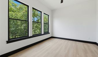 217 NE H St, Bentonville, AR 72712