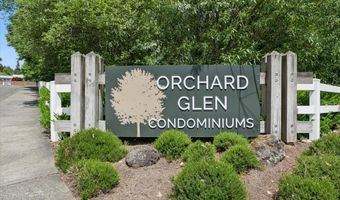12805 SW NIGHT HERON Ln 102, Beaverton, OR 97007