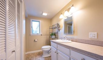 122 Belvedere Dr, Cranston, RI 02920