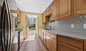 13 Pigeon Hill Cv, Hopkinton, RI 02808