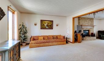 200 GREENTREE Cir, Aurora, OH 44202