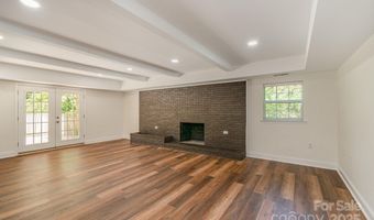 2528 Arnold Dr, Charlotte, NC 28205