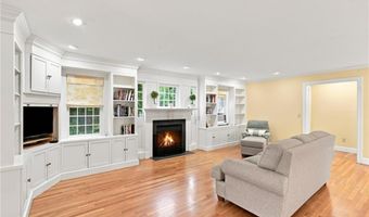 142 Ferry Rd, Bristol, RI 02809