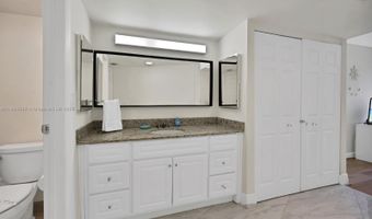 3101 N Country Club Dr 105, Aventura, FL 33180