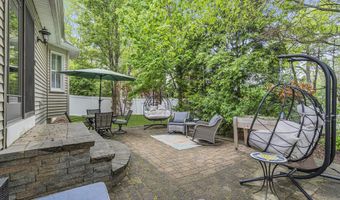 65 Pelican Dr, Bayville, NJ 08721
