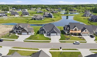 5306 Greyson Heights Dr, Auburn, IN 46706