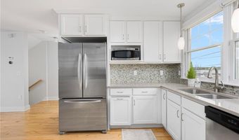 236 Sand Hill Cove Rd B4, Narragansett, RI 02882