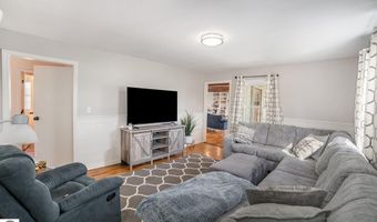 1016 Argyle Ct, Alma, MI 48801