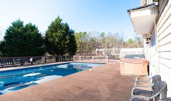 521 N Calhoun Shores Pkwy, Calhoun Falls, SC 29628
