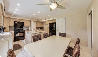 715 W Whiting Ln, Arlington Heights, IL 60004