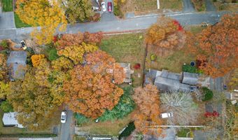 15 Hazen St, Chester, CT 06412